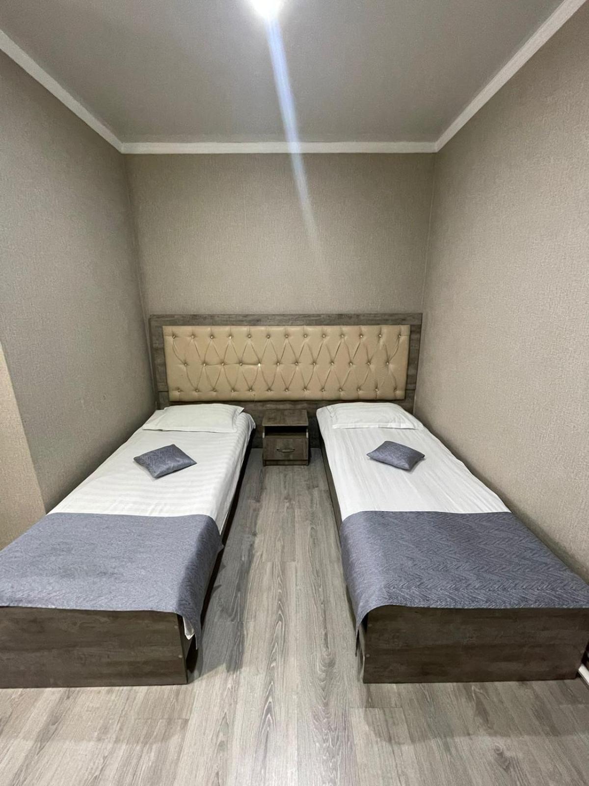Vip Mini Hotel 塞米伊 外观 照片