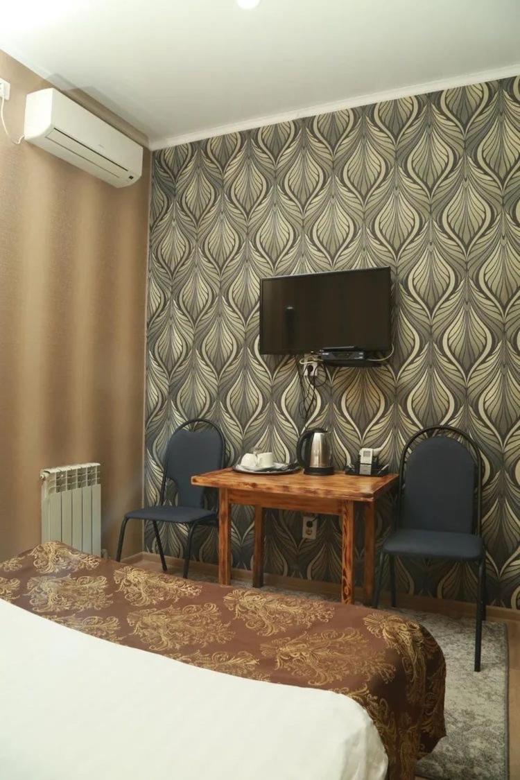Vip Mini Hotel 塞米伊 外观 照片