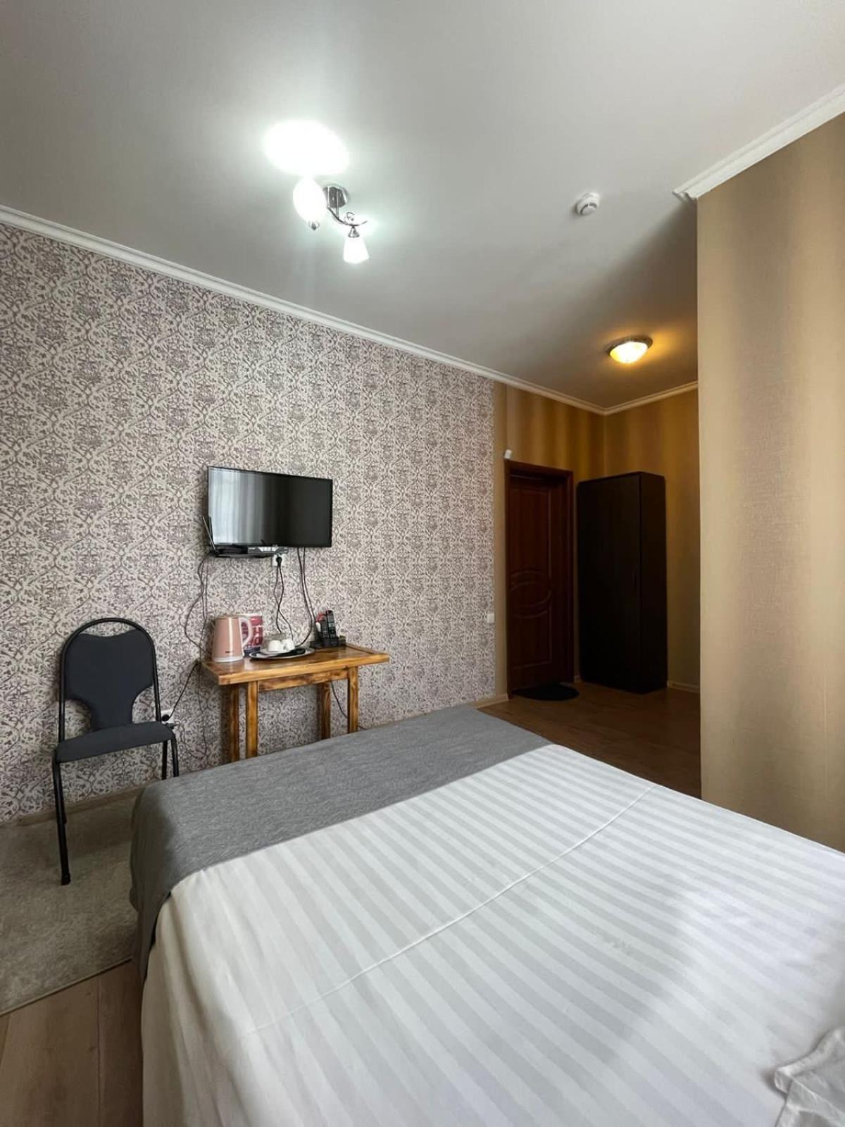 Vip Mini Hotel 塞米伊 外观 照片