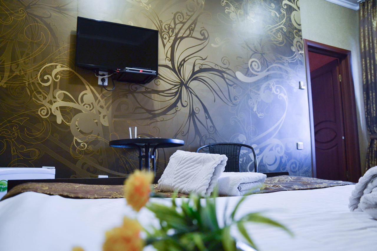 Vip Mini Hotel 塞米伊 外观 照片