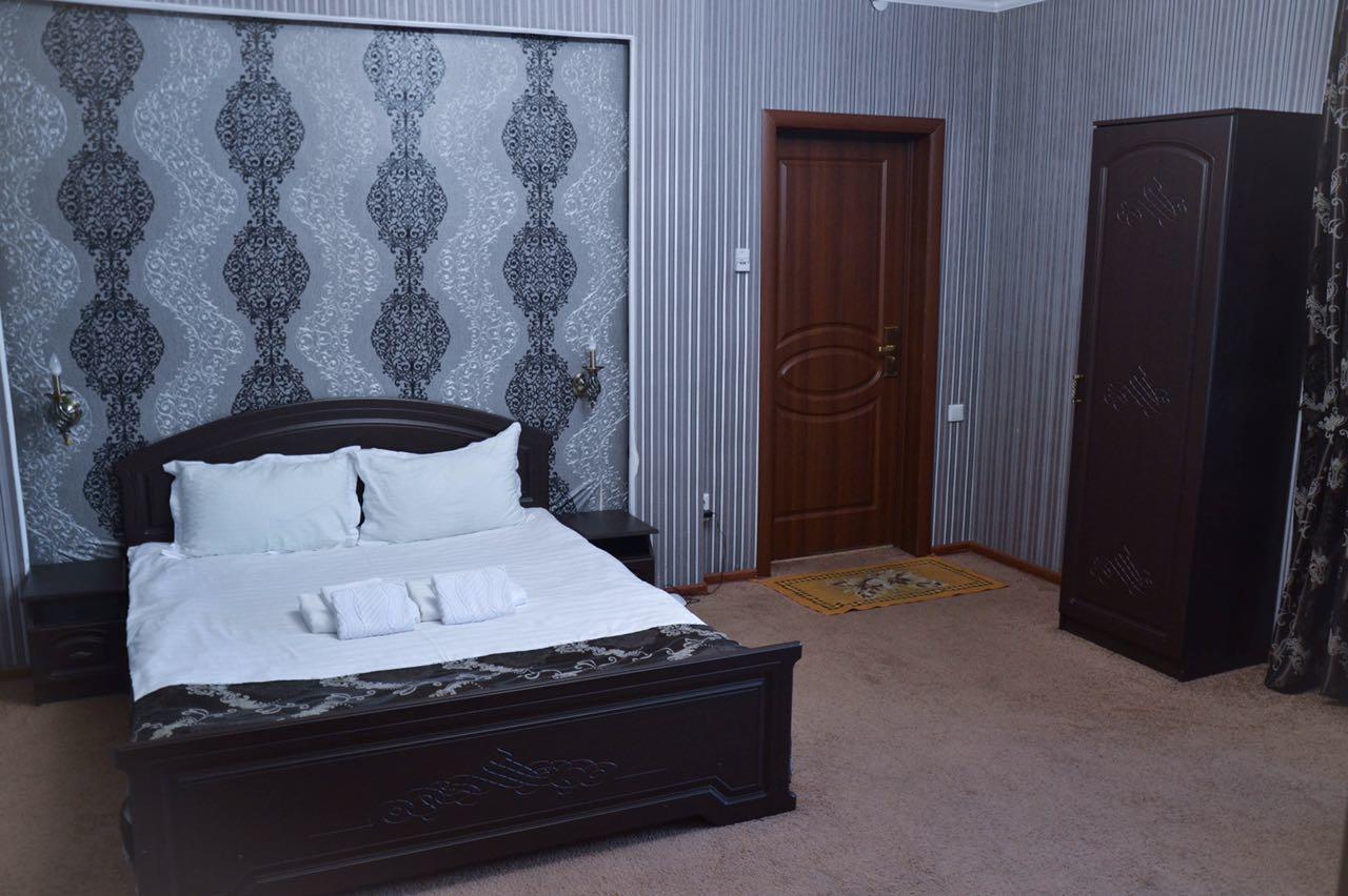 Vip Mini Hotel 塞米伊 外观 照片