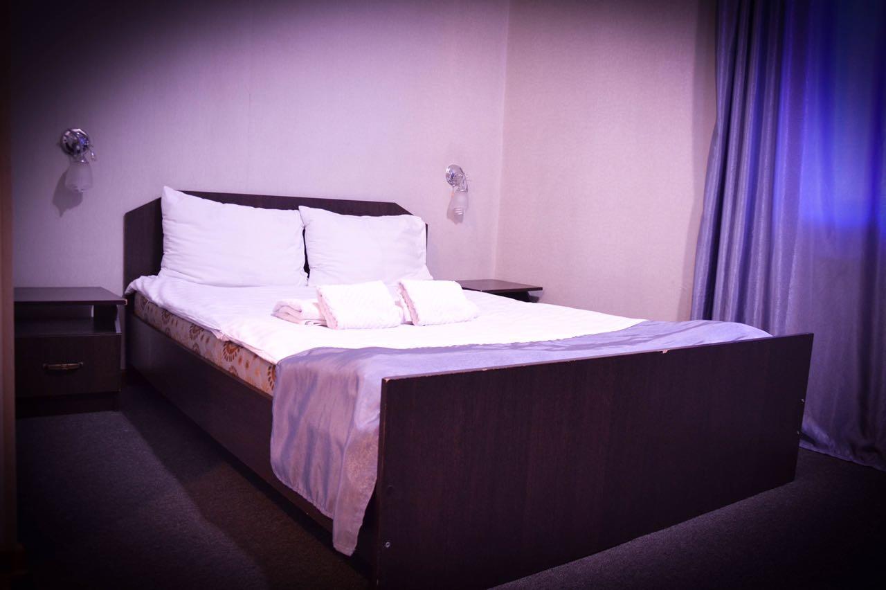 Vip Mini Hotel 塞米伊 外观 照片